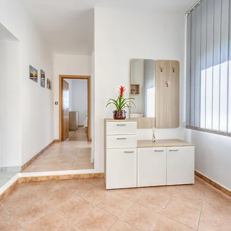 Emily By Interhome Lägenhet *