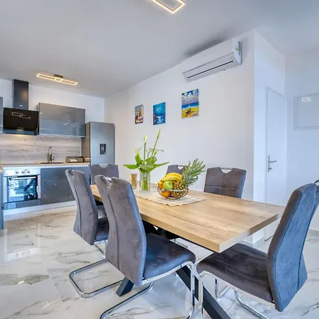 Appartamento Emily By Interhome Abbazia
